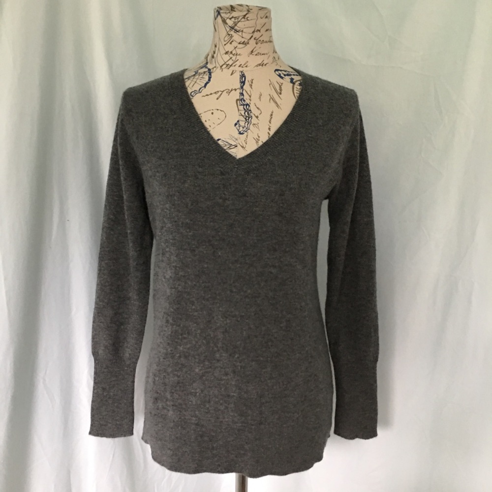 NWT Nordstrom Halogen V Neck Cashmere Sweater